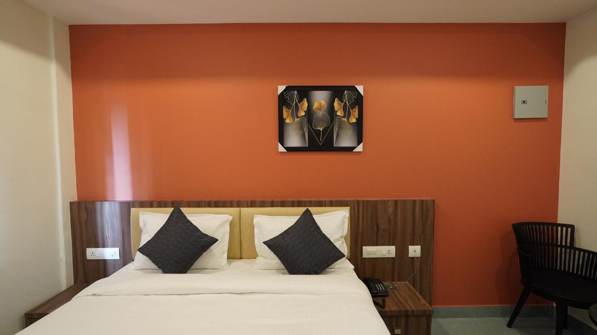 Hotel Hive Inn - Кожикод Екстериор снимка